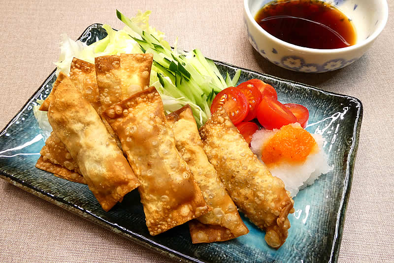 鯖缶のワンタン揚げ
