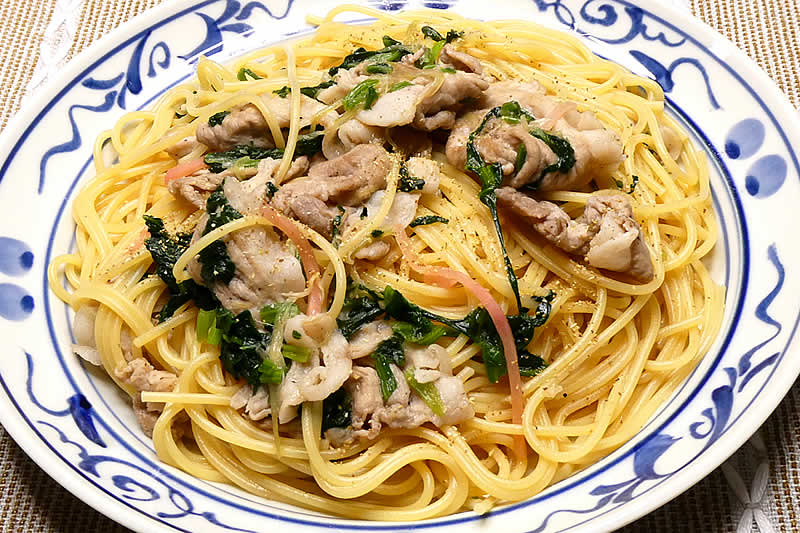 豚肉とみょうがのパスタ